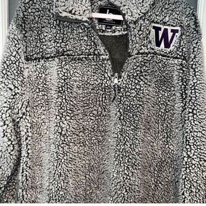 UW Husky fleece pullover